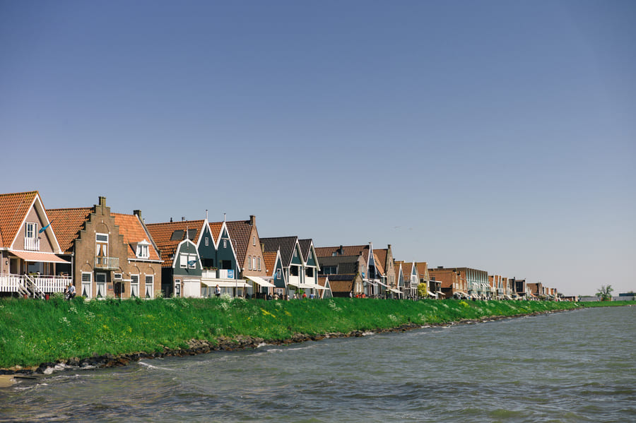 zeeland kust water huizen