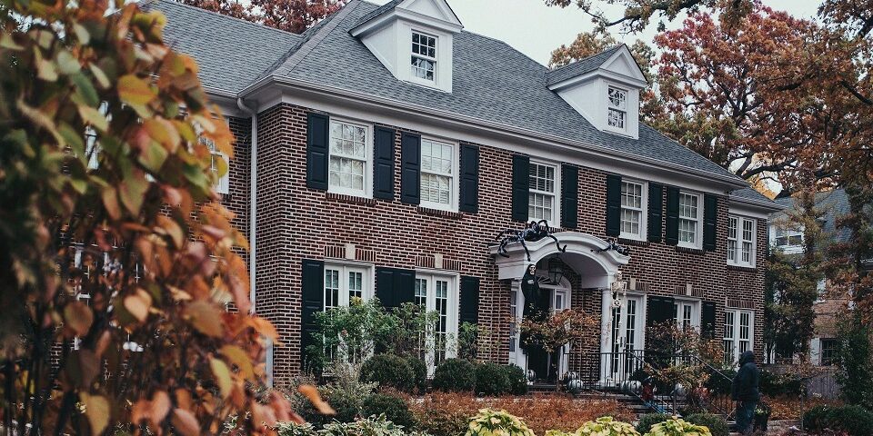 Het iconische bakstenen huis uit Home Alone, een populaire opnamelocatie in Winnetka bij Chicago