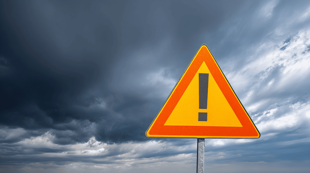 een verkeersbord voor gevaar