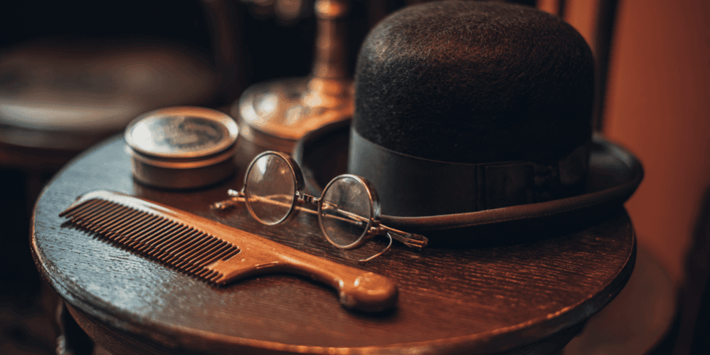 verschillende accessoires van beroemdheden voor de pubquiz